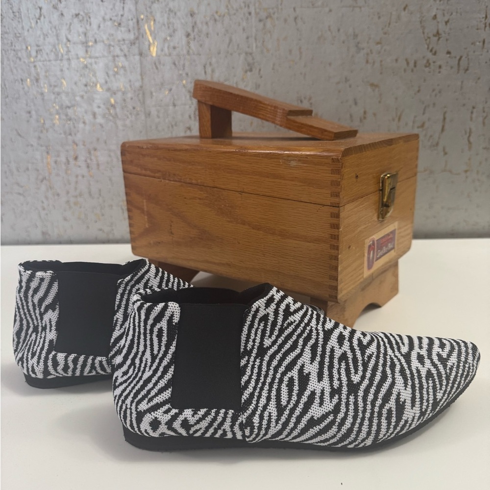 Zebra Pattern Ankle Booties - Picture 4 of 6